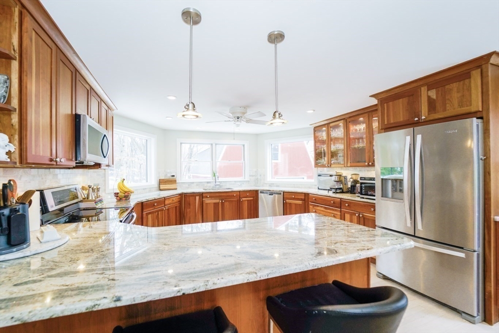 5 Longview Road Wilmington, MA 01887 - Photo 5 of 39 Gallery Image 5