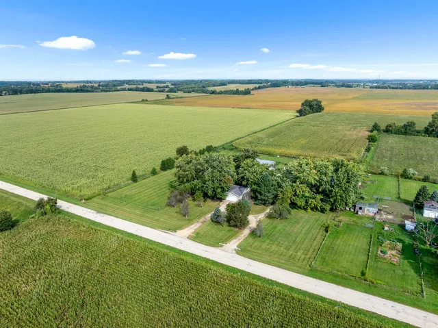 $360,000 | 11754 Wange Road, Capron, IL 61012