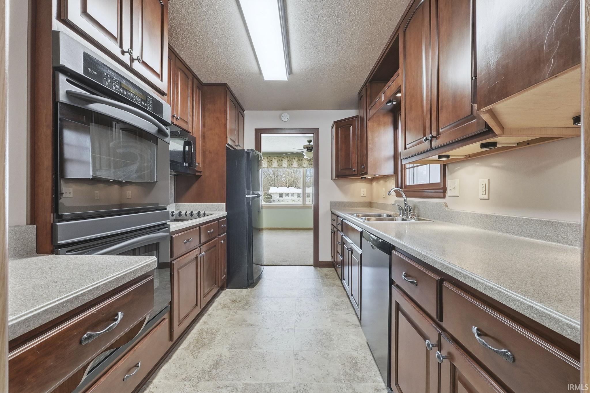 2653 Reed Road Fort Wayne, IN 46815 - Photo 6 of 35