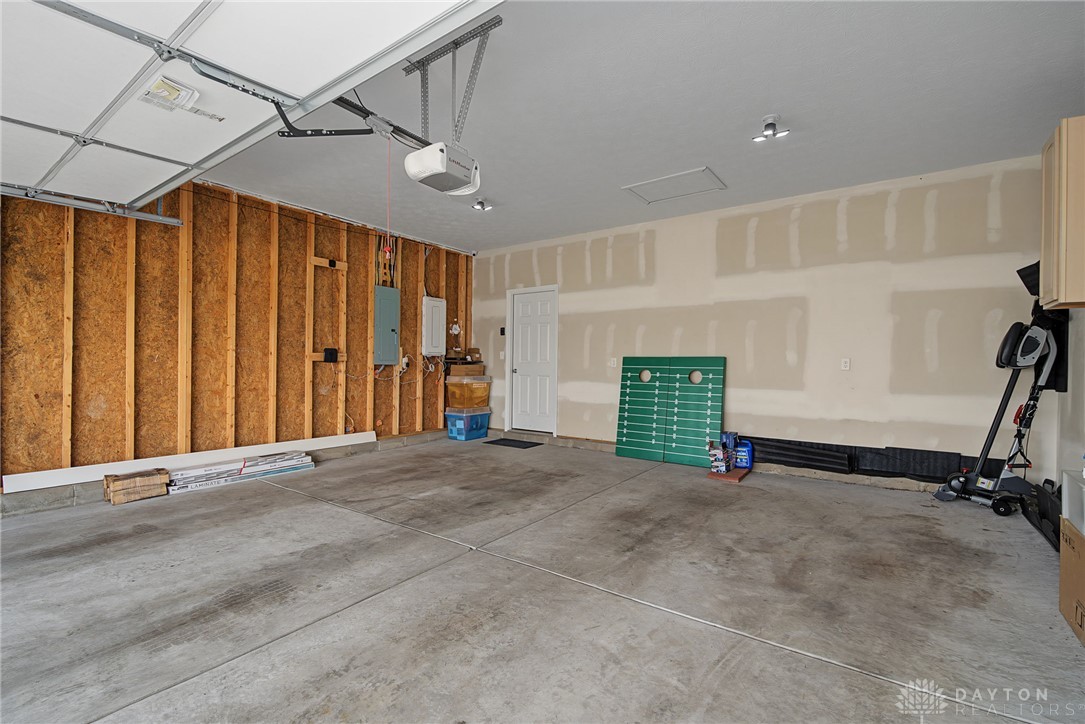 961 Reeder Circle Dayton, OH 45458 - Photo 23 of 39