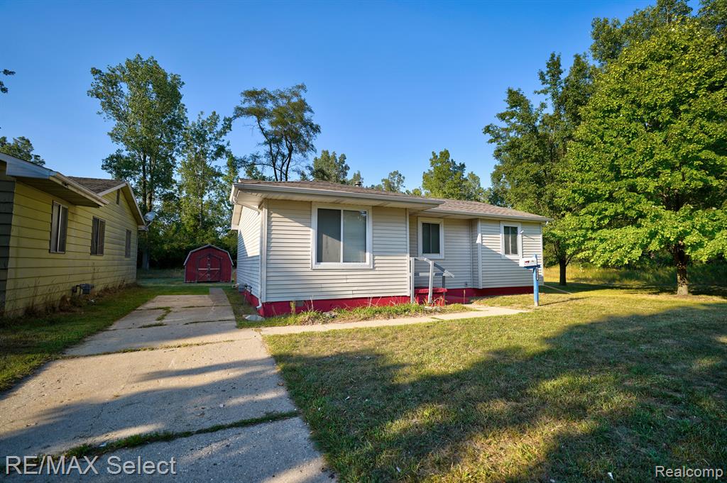 2811 Tiptree Path Flint, MI 48506 - Photo 3 of 29