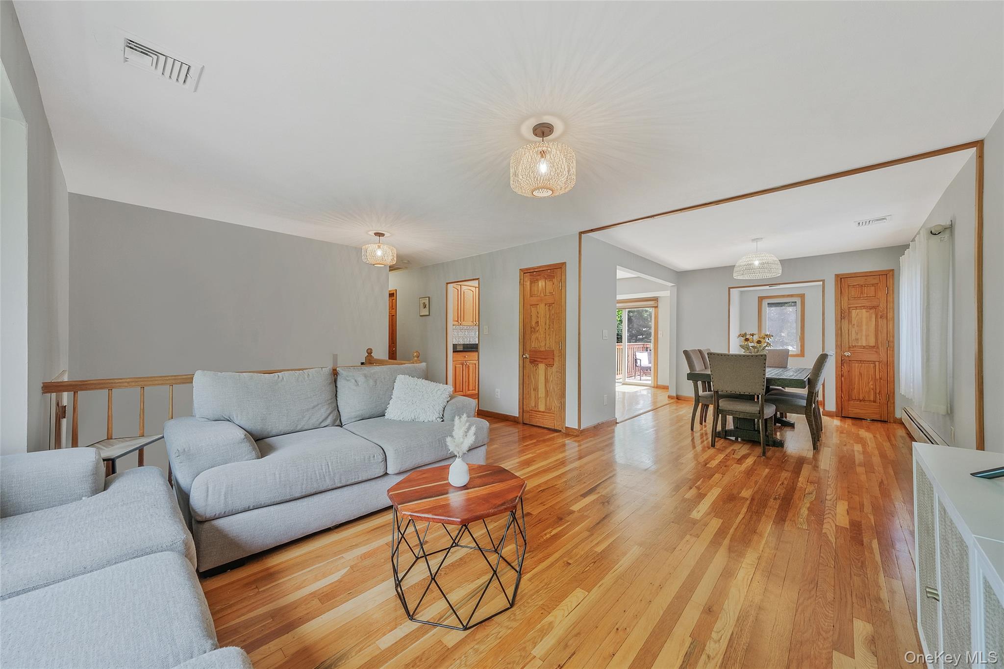 103 Stephen Road Bayport, NY 11705 - Photo 5 of 41