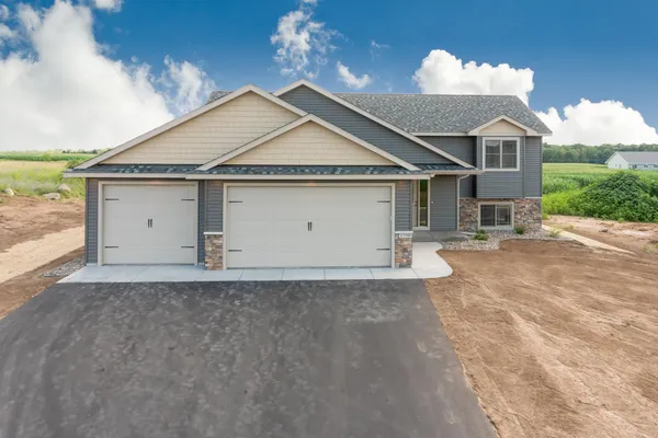 $414,900 | 453 Coyote Way, New Richmond, WI 54017