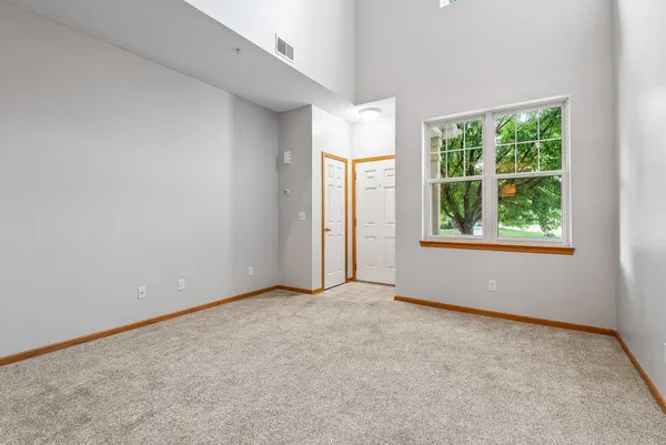 $2,200 | 5020 Holly Lane North, Unit 6, Plymouth, MN 55446