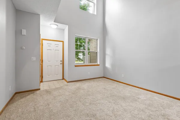 $2,200 | 5020 Holly Lane North, Unit 6, Plymouth, MN 55446