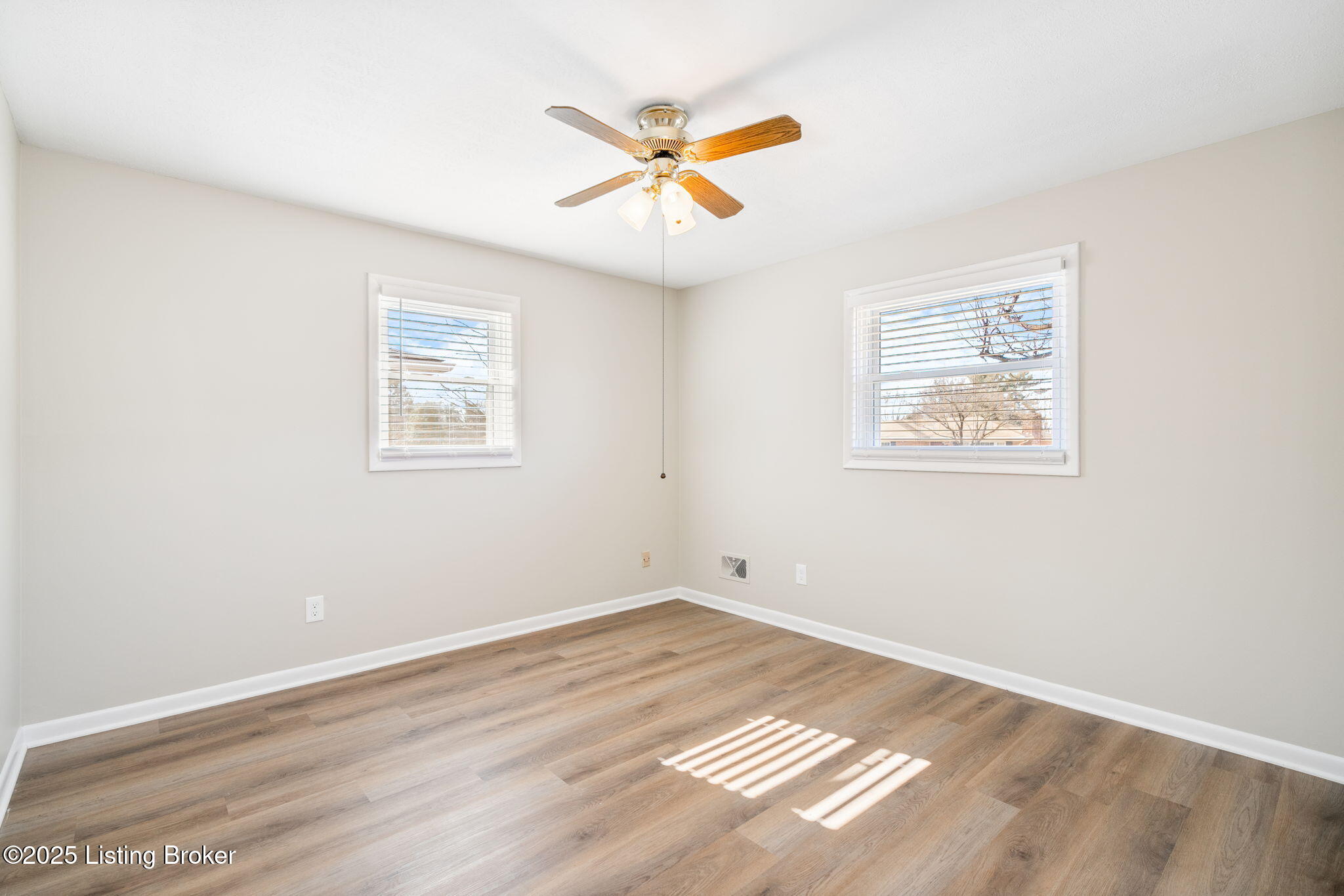 6711 Fernhaven Road Louisville, KY 40228 - Photo 21 of 40 6711 Fernhaven Rd-31
