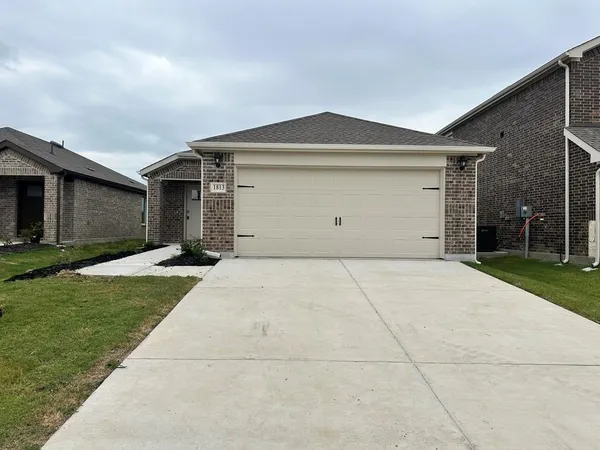 $2,000 | 3520 Bridgeport Drive, Farmersville, TX 75442