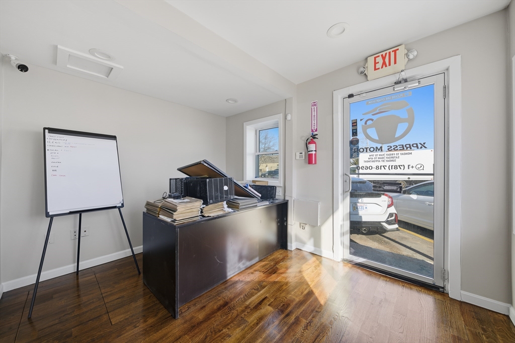 98 Foster Street Peabody, MA 01960 - Photo 21 of 26