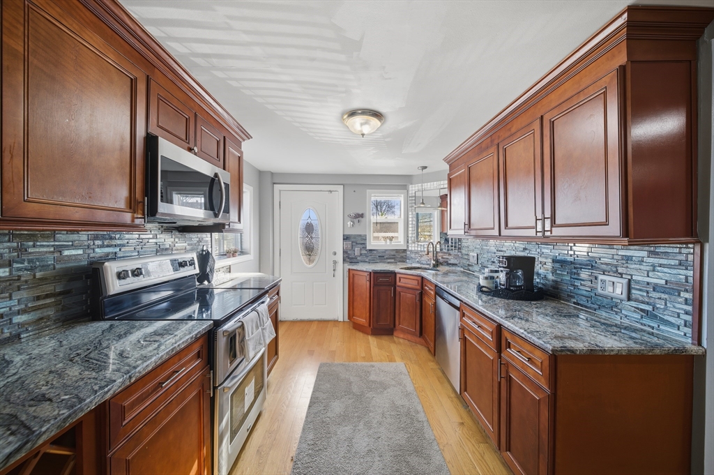 98 Foster Street Peabody, MA 01960 - Photo 9 of 26