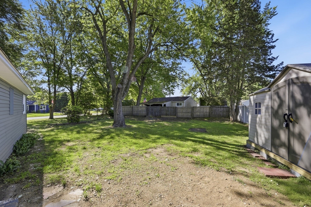 43 Sunridge Drive Springfield, MA 01118 - Photo 31 of 37