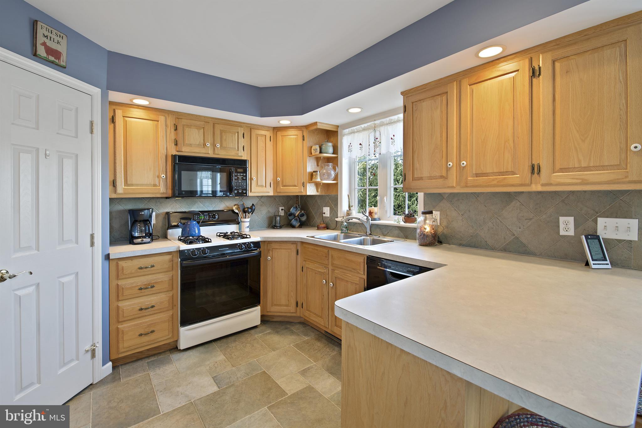 3560 Mount Joy Road Manheim, PA 17545 - Photo 14 of 32