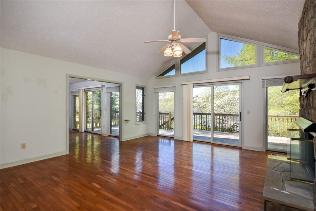 226 Petty Road Seneca, SC 29672 - Photo 5 of 39 Gallery Image 5