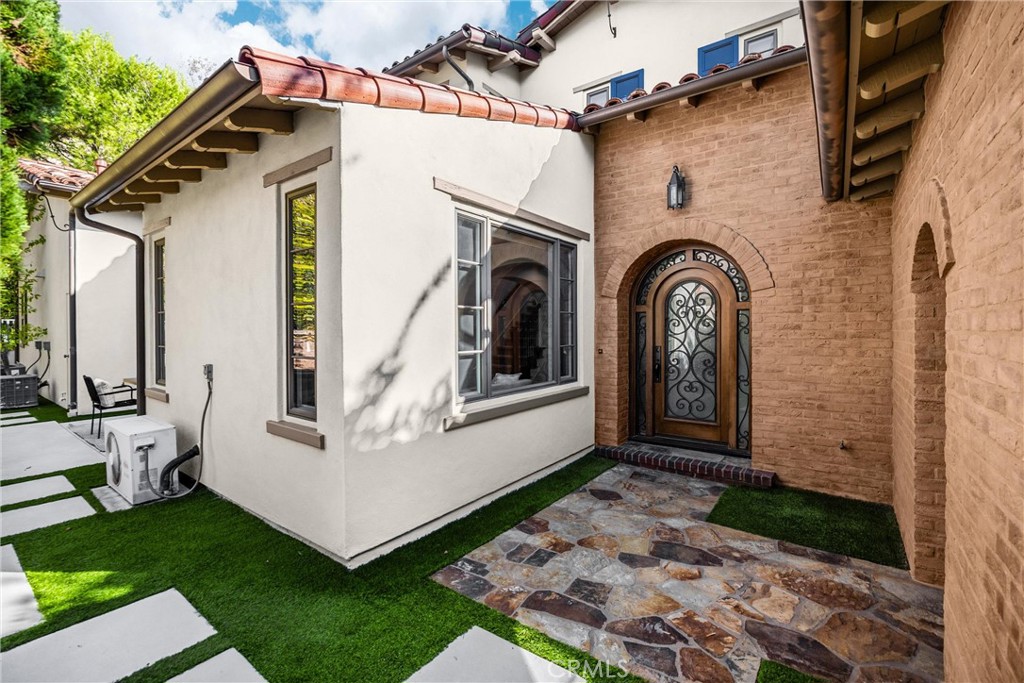 34 Tall Hedge Irvine, CA 92603 - Photo 7 of 75