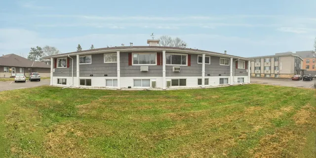 $975,000 | 8963 Syndicate Avenue, Lexington, MN 55014