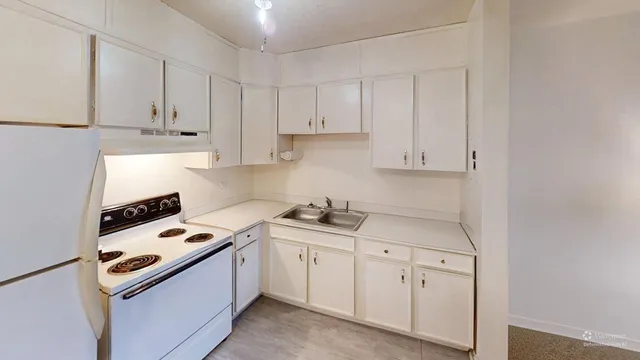 $975,000 | 8963 Syndicate Avenue, Lexington, MN 55014