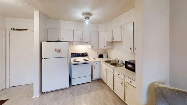 $975,000 | 8963 Syndicate Avenue, Lexington, MN 55014