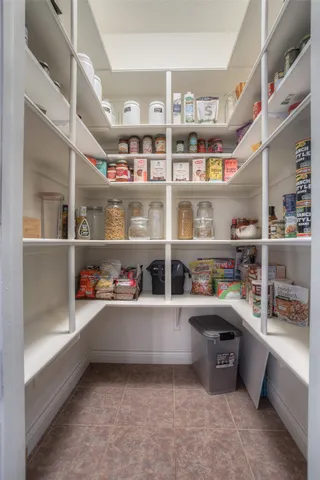 $645,000 | 60 Tanglewood Drive, Huntsville, TX 77320