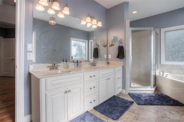 $645,000 | 60 Tanglewood Drive, Huntsville, TX 77320