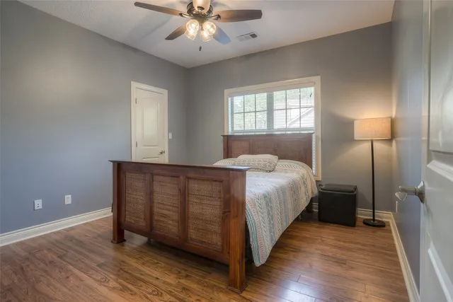 $645,000 | 60 Tanglewood Drive, Huntsville, TX 77320