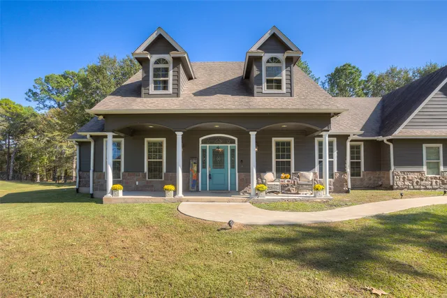 $645,000 | 60 Tanglewood Drive, Huntsville, TX 77320