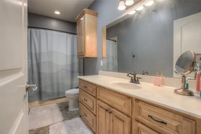 $645,000 | 60 Tanglewood Drive, Huntsville, TX 77320