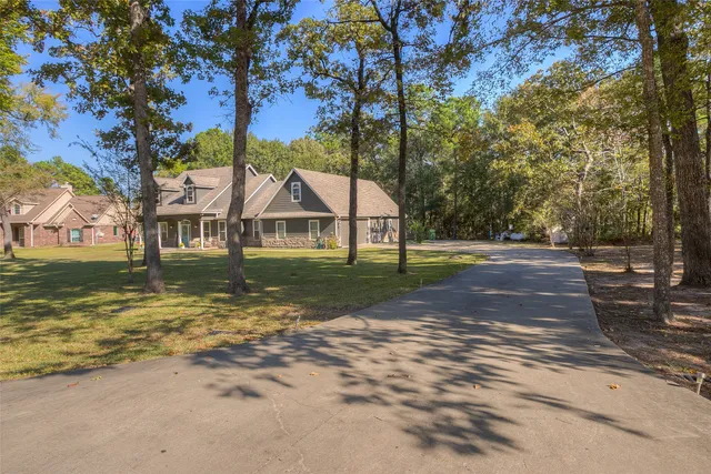 $645,000 | 60 Tanglewood Drive, Huntsville, TX 77320