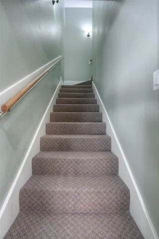 $645,000 | 60 Tanglewood Drive, Huntsville, TX 77320