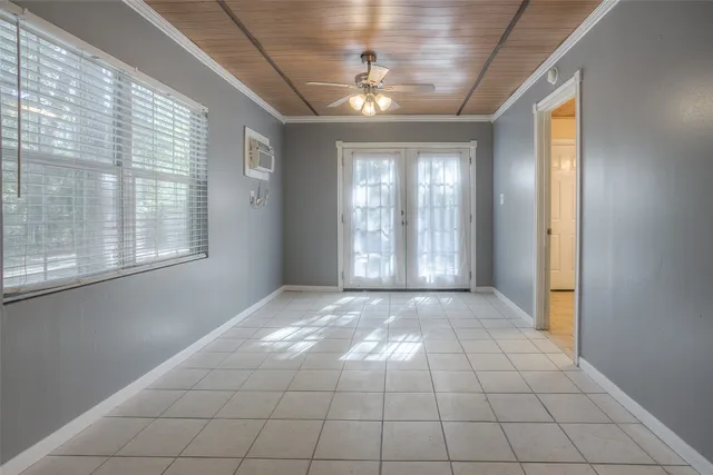 $645,000 | 60 Tanglewood Drive, Huntsville, TX 77320