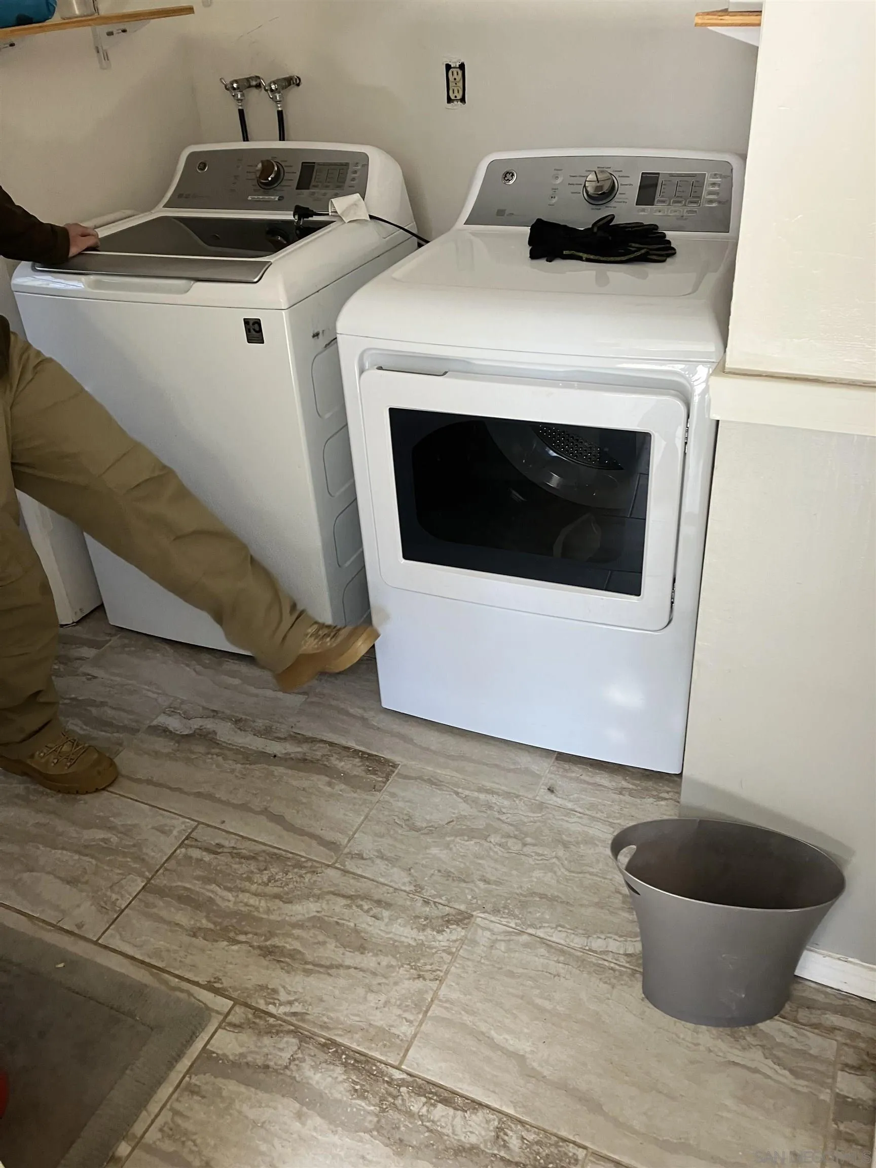 29026 Deer Creek Trail Pine Valley, CA 91962 - Photo 37 of 37 a utility room with dryer and washer