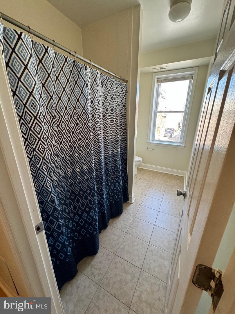 445 East Fort Avenue, Unit A Baltimore, MD 21230 - Photo 6 of 18 a view of a walk in closet