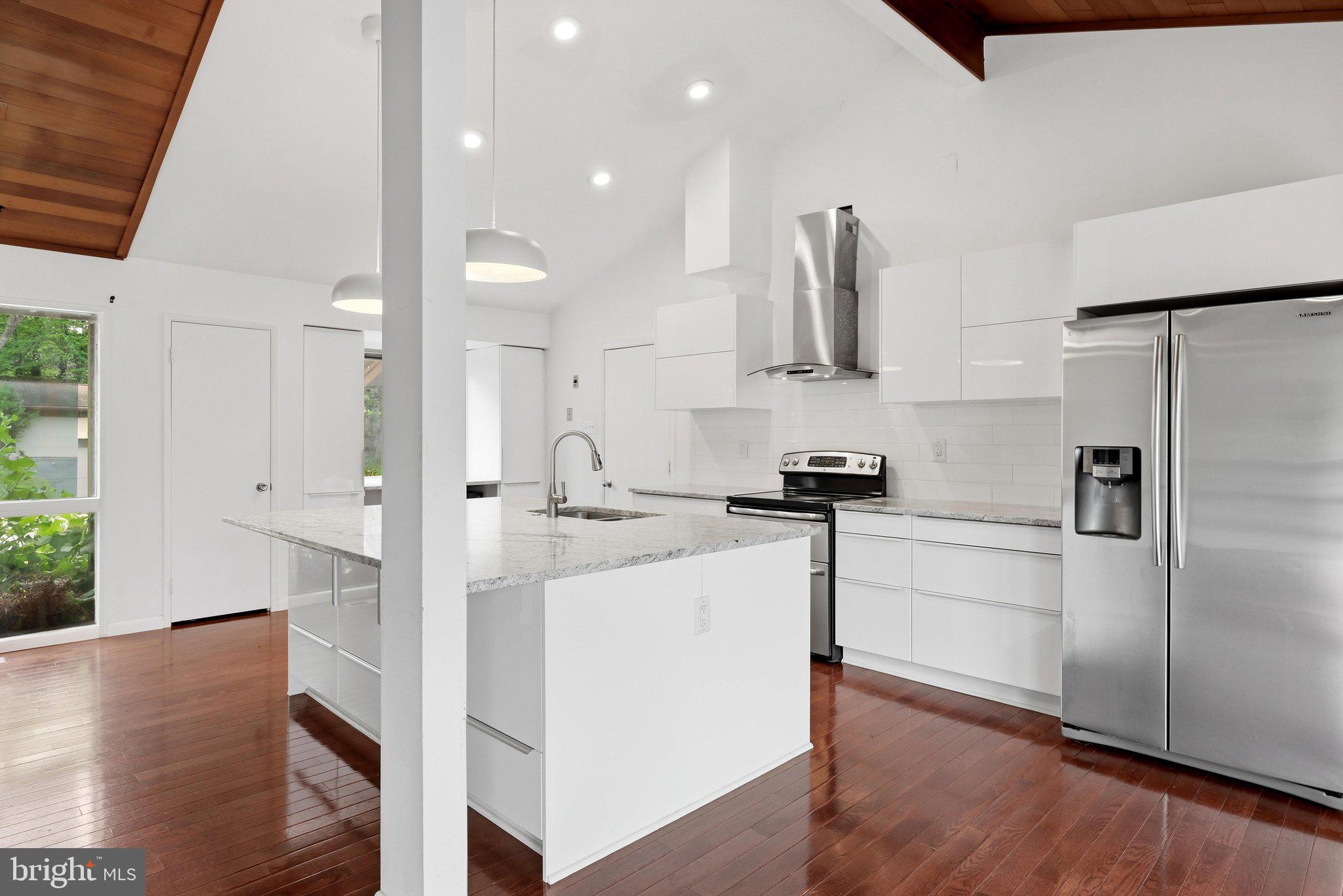 8811 Burbank Road Annandale, VA 22003 - Photo 10 of 53 Kitchen