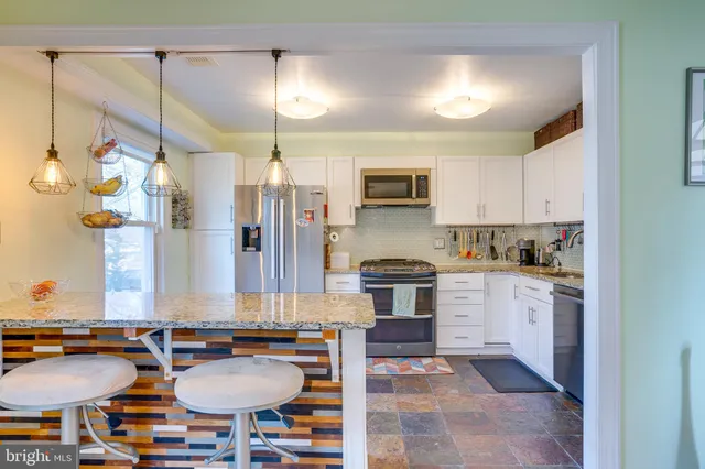 $885,000 | 1640 Wainwright Drive, Reston, VA 20190