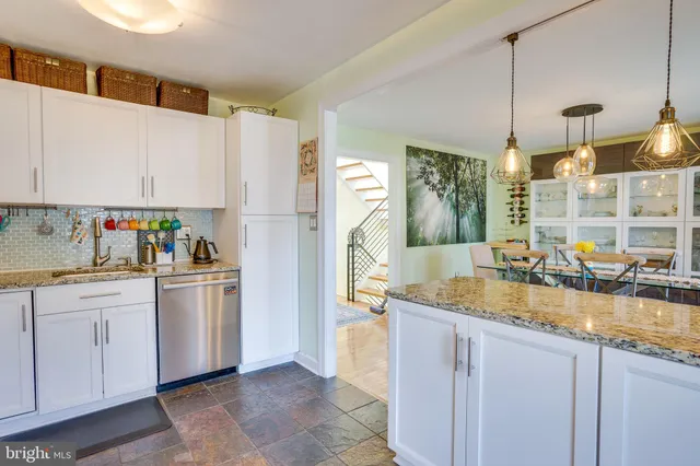 $885,000 | 1640 Wainwright Drive, Reston, VA 20190