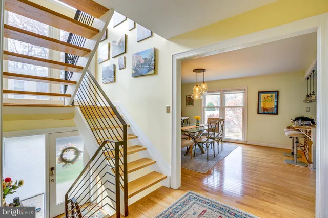 $885,000 | 1640 Wainwright Drive, Reston, VA 20190