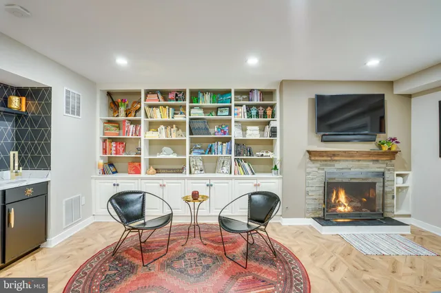 $885,000 | 1640 Wainwright Drive, Reston, VA 20190