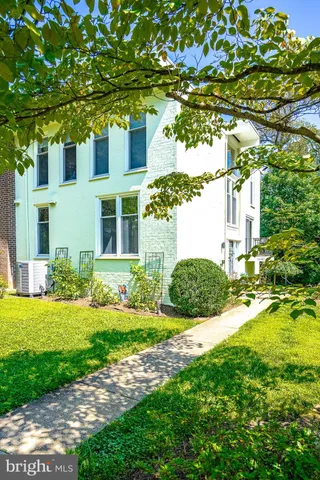 $885,000 | 1640 Wainwright Drive, Reston, VA 20190