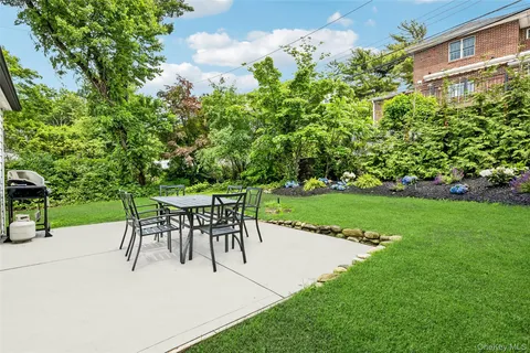 $2,299,000 | 22 Shorehaven Lane, Manhasset, NY 11030