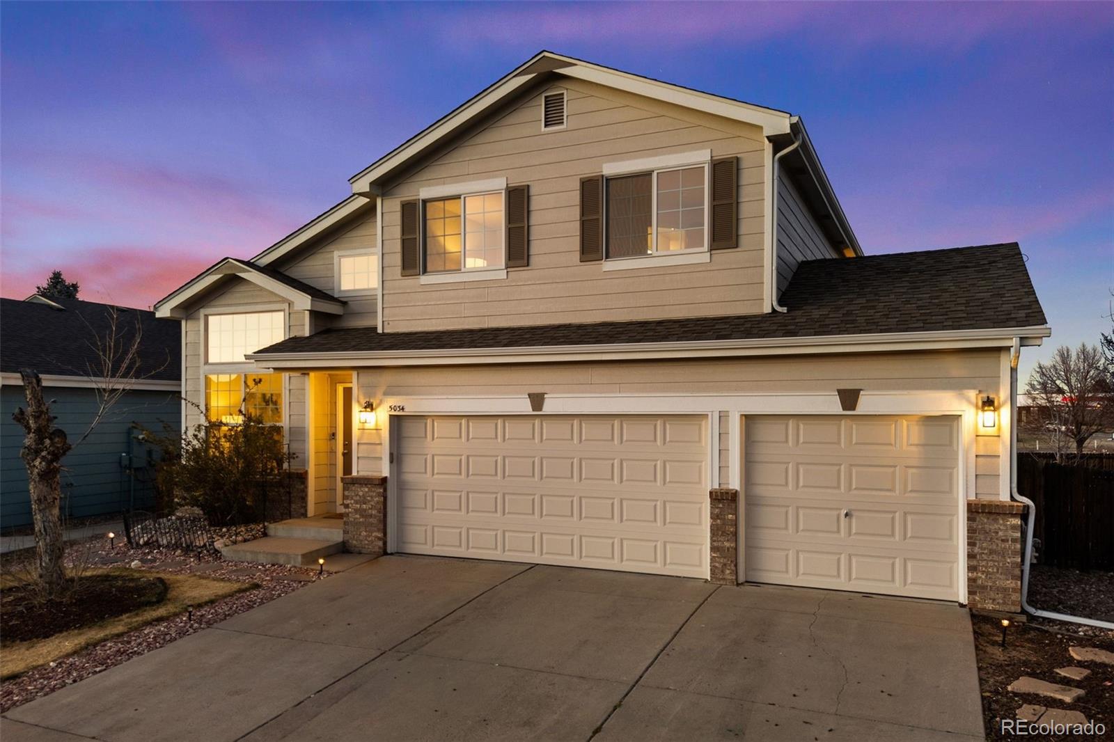 5034 Fraser Way Denver, CO 80239 - Photo 2 of 50