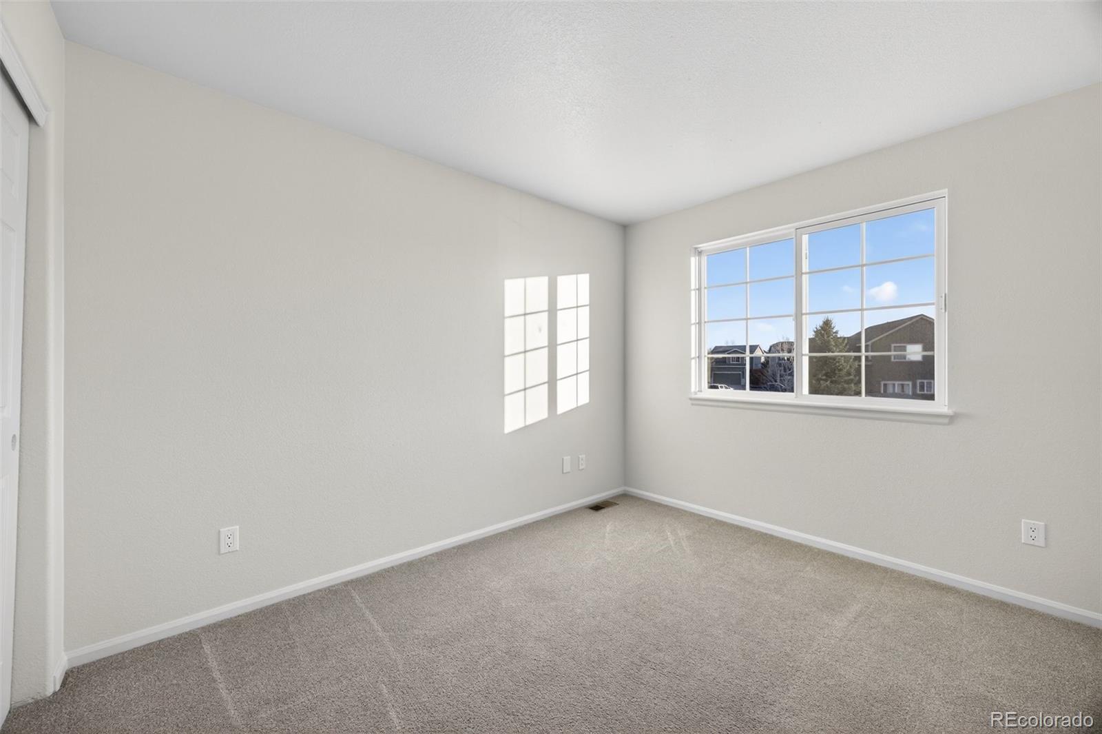 5034 Fraser Way Denver, CO 80239 - Photo 27 of 50