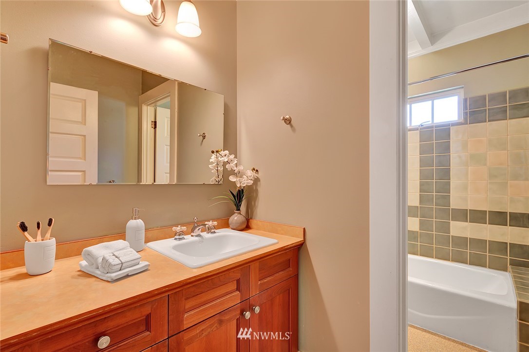 4626 Southwest Frontenac Street Seattle, WA 98136 - Photo 14 of 18 Gallery Image 14