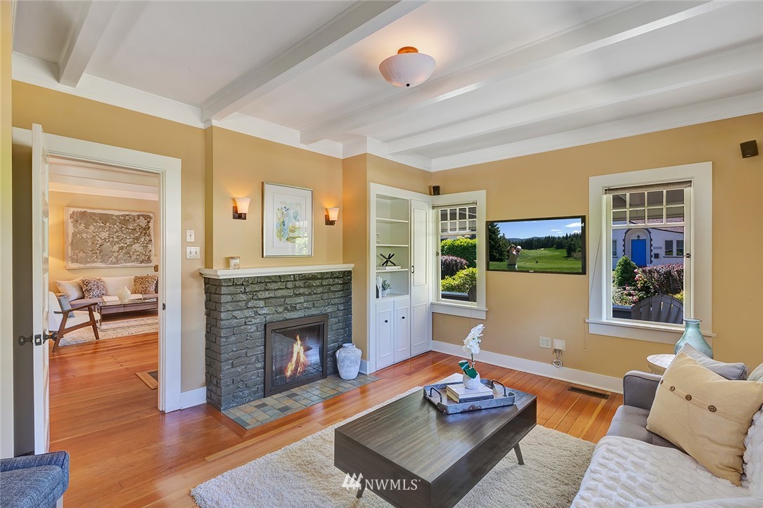 4626 Southwest Frontenac Street Seattle, WA 98136 - Photo 7 of 18 Gallery Image 7