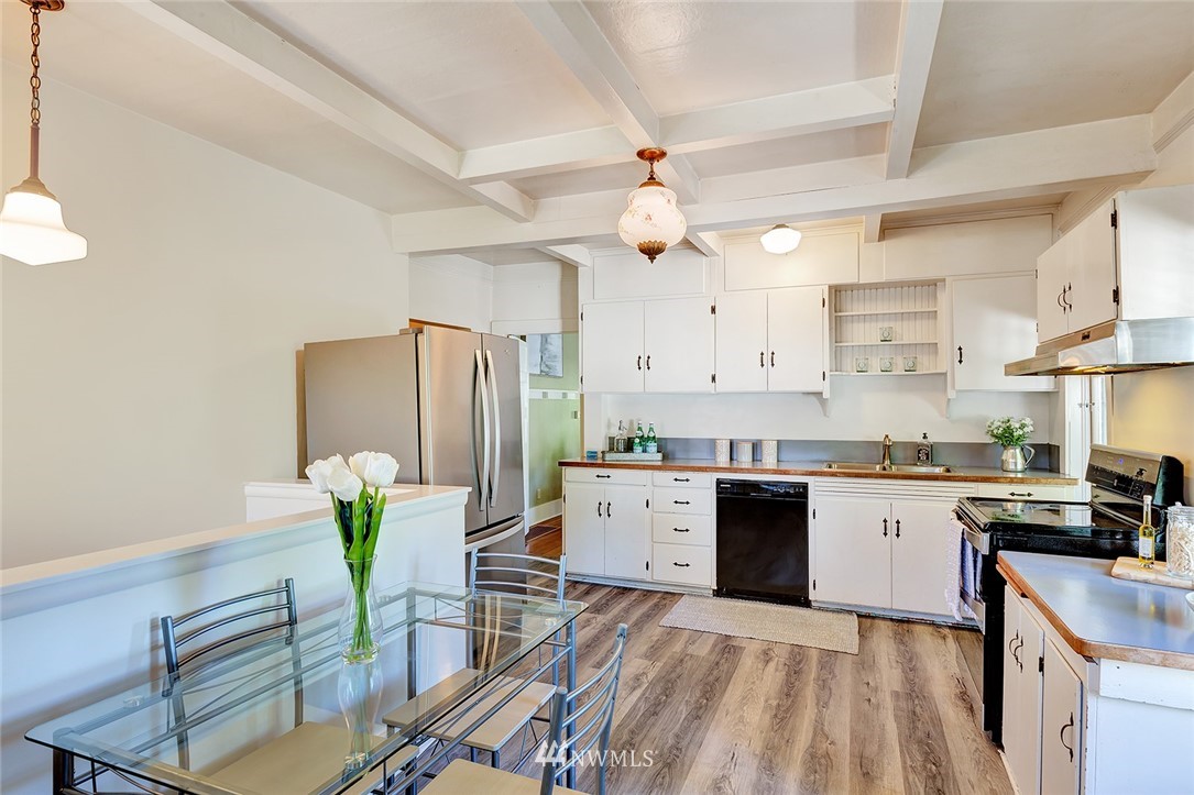 4626 Southwest Frontenac Street Seattle, WA 98136 - Photo 9 of 18 Gallery Image 9