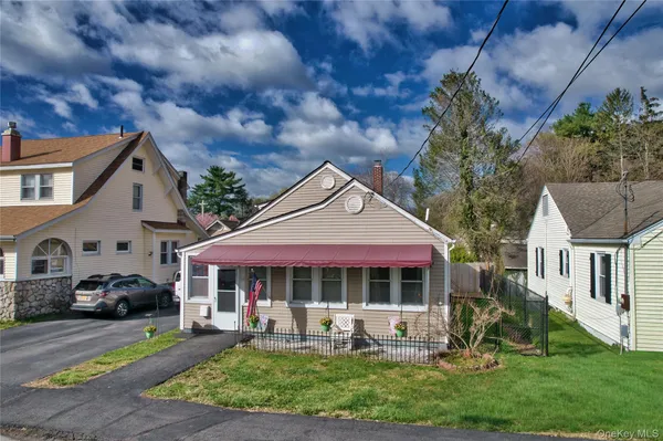 $319,999 | 18 Dubois Street, Port Jervis, NY 12771