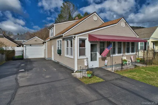 $319,999 | 18 Dubois Street, Port Jervis, NY 12771