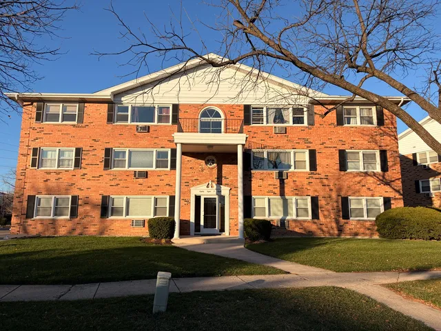 $1,500 | 8808 45th Place, Unit 2, Brookfield, IL 60513
