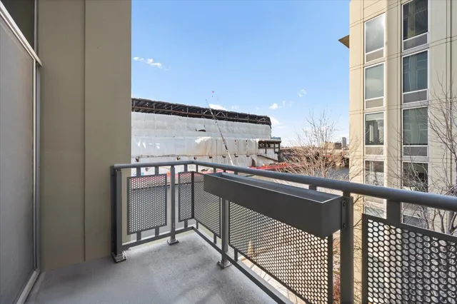 $474,900 | 700 North Larrabee Street, Unit 301, Chicago, IL 60654