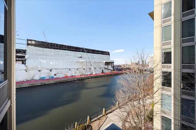 $474,900 | 700 North Larrabee Street, Unit 301, Chicago, IL 60654