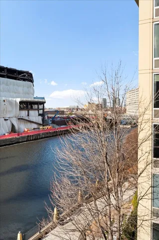 $474,900 | 700 North Larrabee Street, Unit 301, Chicago, IL 60654