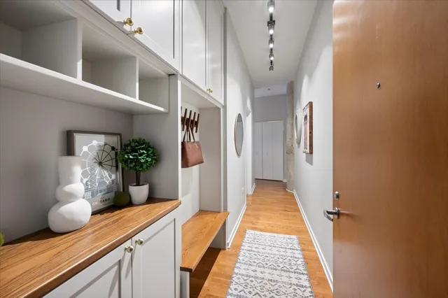 $474,900 | 700 North Larrabee Street, Unit 301, Chicago, IL 60654