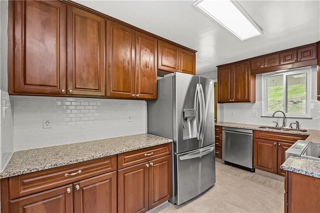 4546 Battle Ridge Road Oakdale, PA 15071 - Photo 7 of 20 Gallery Image 7